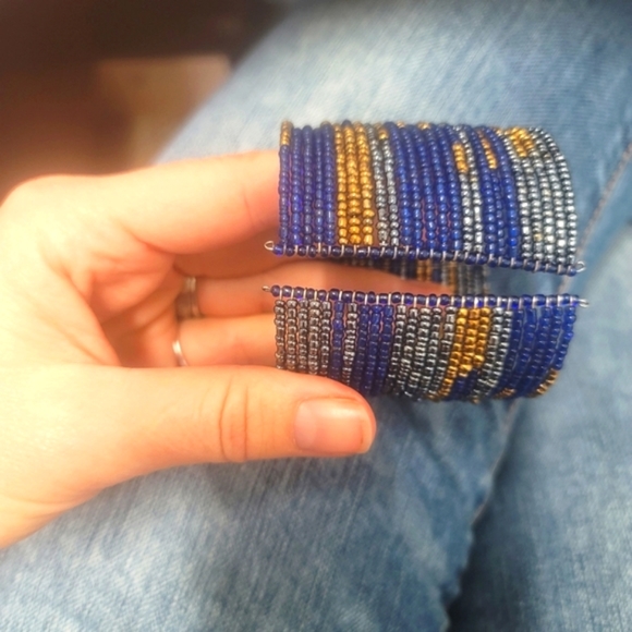 Hand Beaded cuff bracelet - Picture 2 of 3